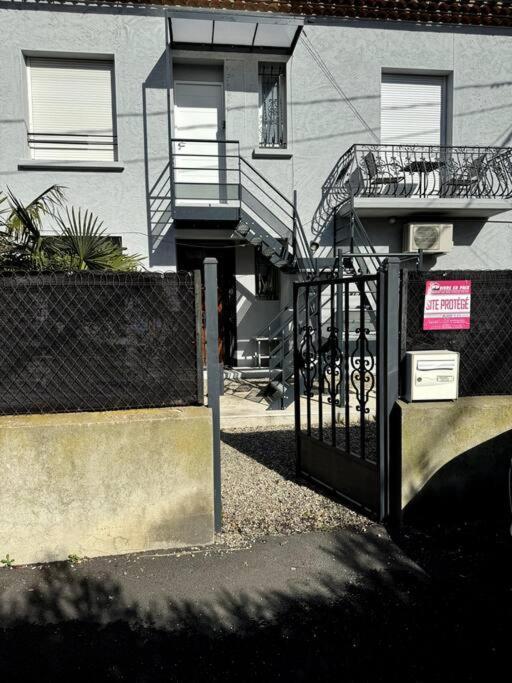 Appartement Sabatier T4 Avec Terrasse Et Jardin Carcassonne Exterior photo