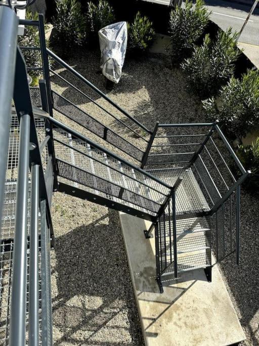 Appartement Sabatier T4 Avec Terrasse Et Jardin Carcassonne Exterior photo